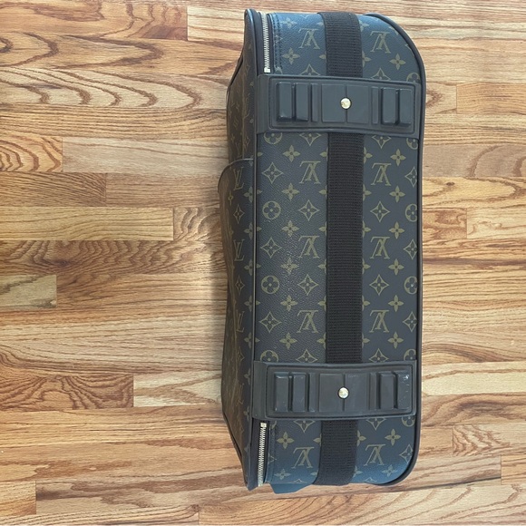 For Sale! Louis Vuitton Pegase 55 carryon suitcase. - Picture 9 of 15